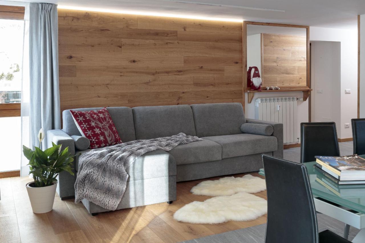 Hellochalet - The One - Garage, Bootdryer, Home Theatre With Subwoofer, Netflix, Hydromassage Turkish Bath เบรยล์-แชร์วิเนีย ภายนอก รูปภาพ